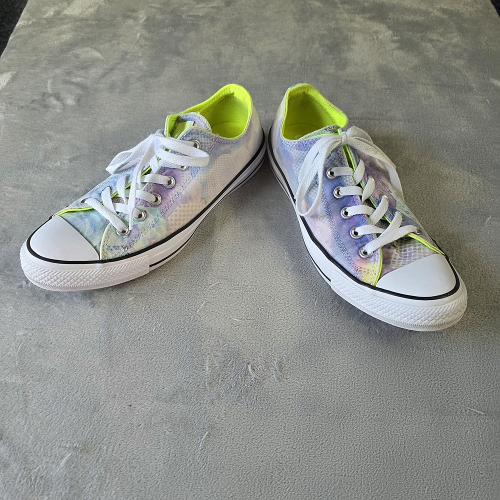 Women's Floral Converse Sneakers Size 9 With Neon Yellow Lining.